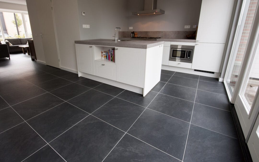 Ook een professioneel gereinigde vloer blijft niet eindeloos schoon