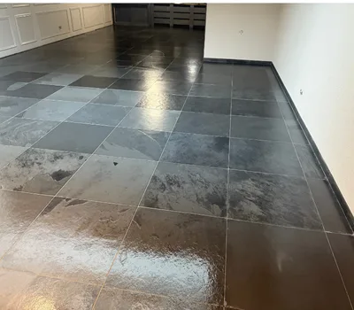 Leisteen vloer reinigen en impregneren Leisteen vloer reinigen