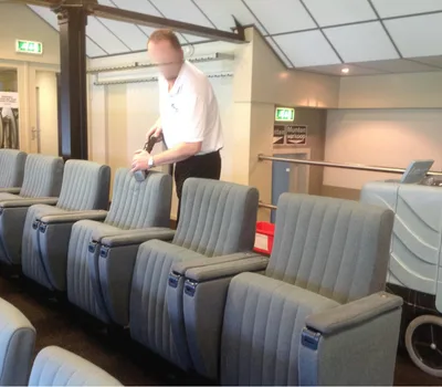 Stoffen kantoormeubels schoonmaken Professionele meubelreiniging